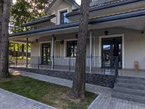 Установка ограждения Венеция на террасу дома в деревне Крыжовка Установка ограждения Венеция на террасу дома в деревне Крыжовка