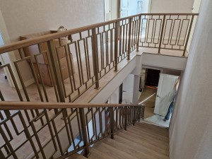 Установка ограждения Венеция с поручнем из дуба в д. Тарасово Установка ограждения Венеция с поручнем из дуба в д. Тарасово